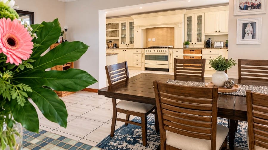 4 Bedroom Property for Sale in Bertville Western Cape